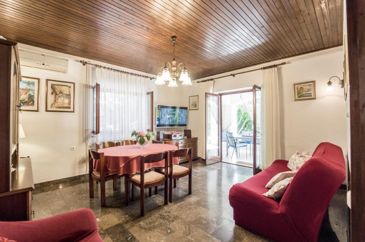 Holiday Home Villa Spilla Selca  المظهر الخارجي الصورة